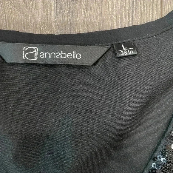 ❤️2/$30❤️[L]Annabelle black sequinned V neck short sleeve Party Blouse - Picture 2 of 6